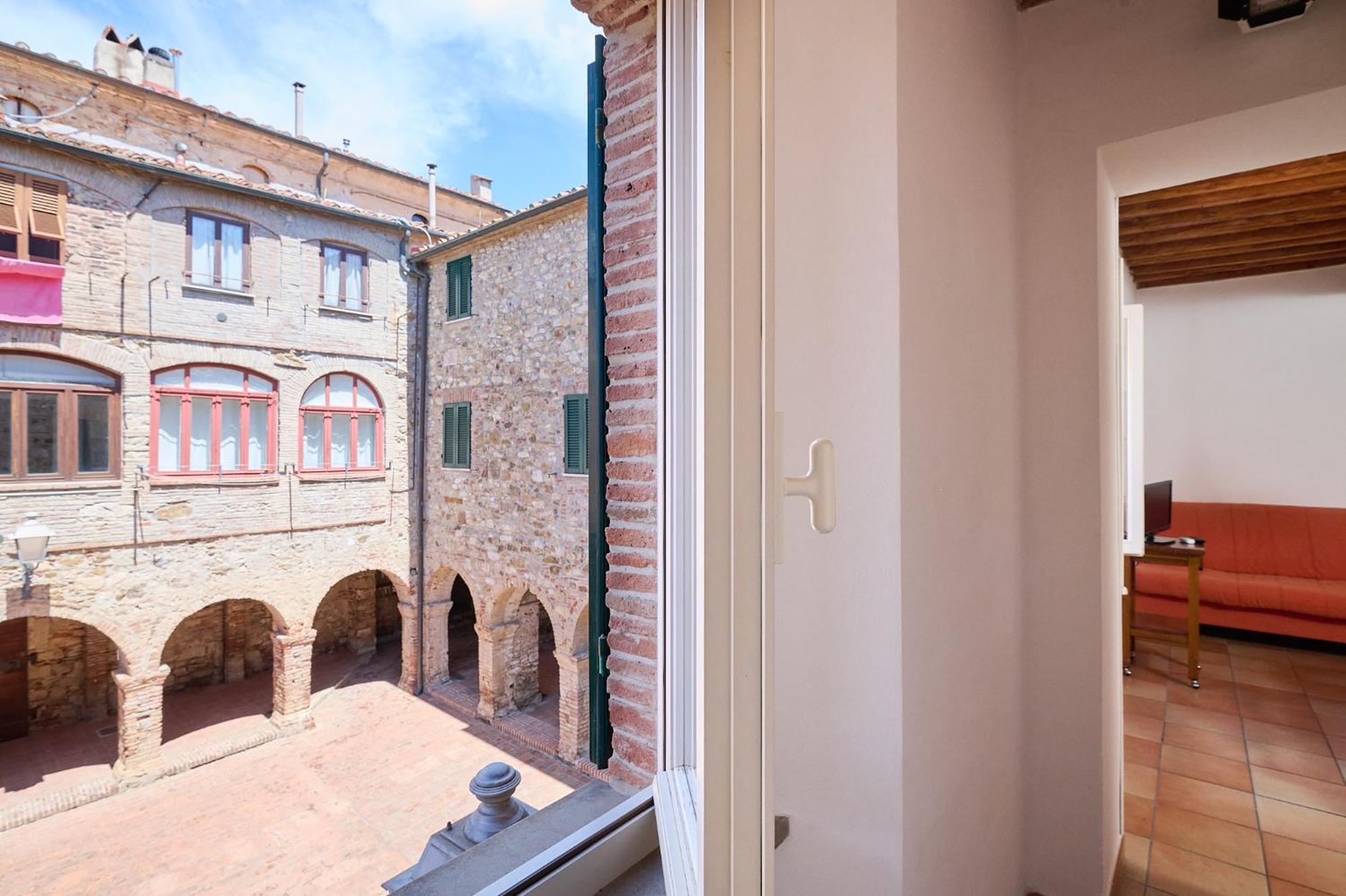 Il Chiostro Appartamenti & Suites Суверето Экстерьер фото