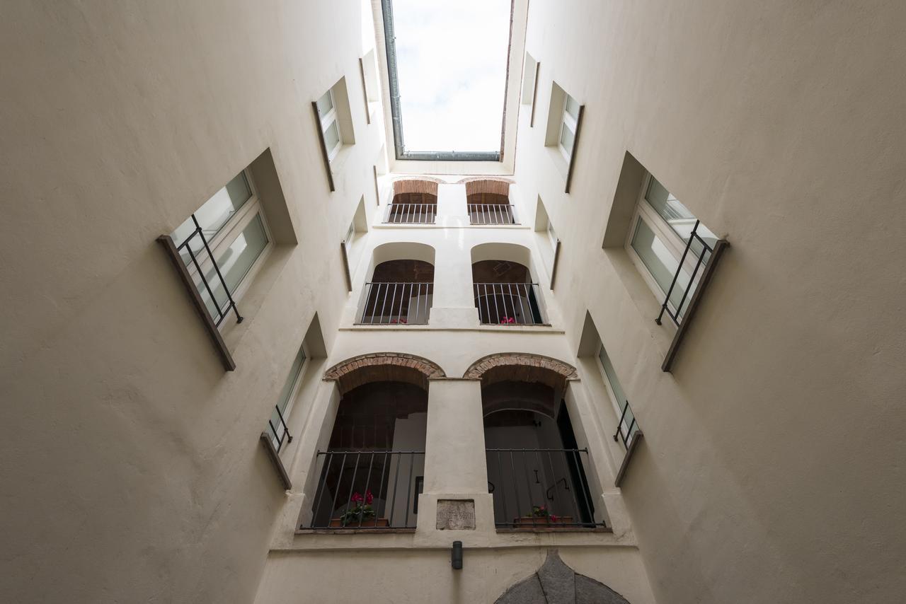 Il Chiostro Appartamenti & Suites Суверето Экстерьер фото